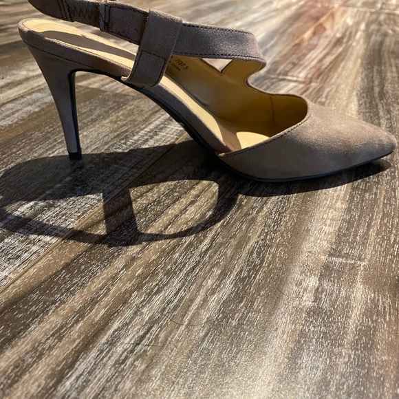 Heels - Picture 2 of 4